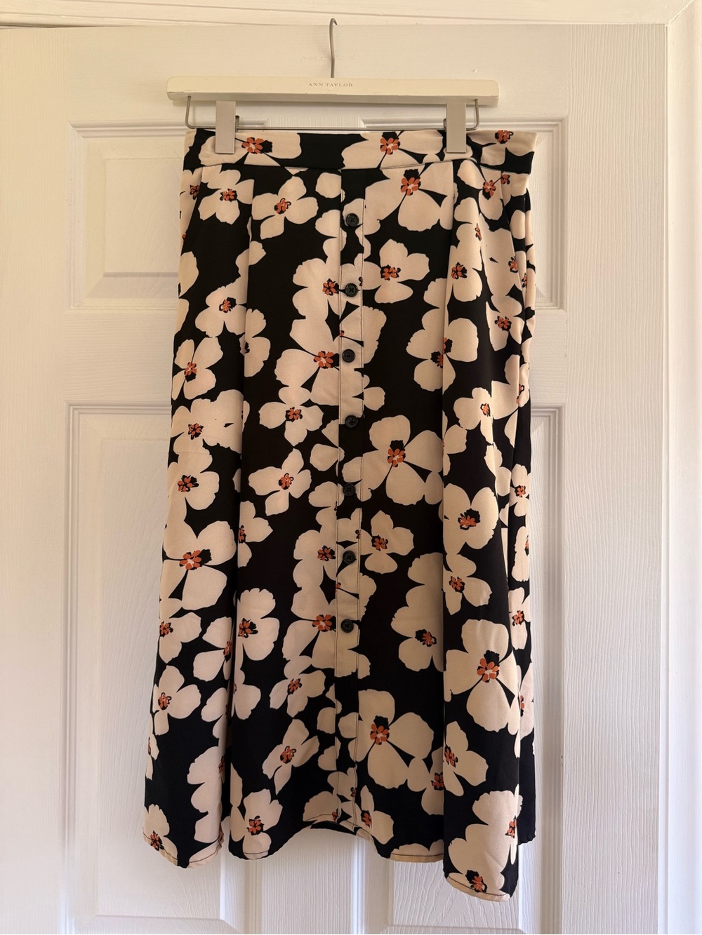 Button-Front Floral Midi Skirt - Black & Cream